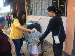 3. วันที่ 7 ธันวาคม 2562  สำนักบริการวิชาการและจัดหารายได้ จัดกิจกรรมการทำผลิตภัณฑ์น้ำยาเอนกประสงค์จากน้ำมะนาว ณ  ศาลาประชาคม หมู่ 8 บ้านใหม่ศรีอุบล ต.นิคมทุ่งโพธิ์ทะเล    อ.เมืองกำแพงเพชร จ.กำแพงเพชร